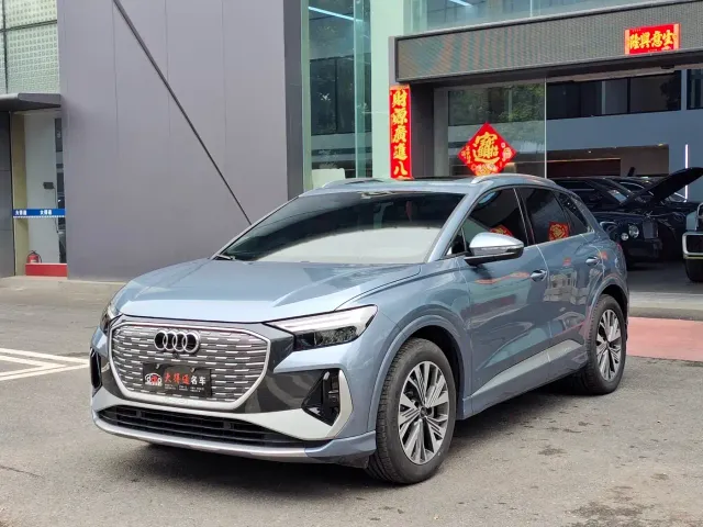 Фотография автомобиля — Audi Q4 e-tron