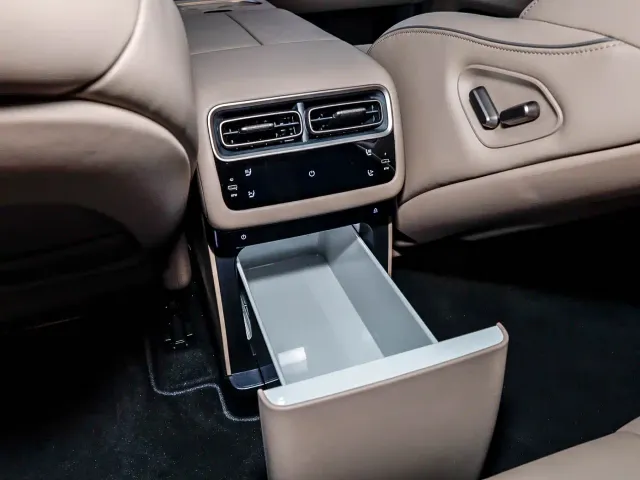Li Auto i6 — Фото автомобиля 19