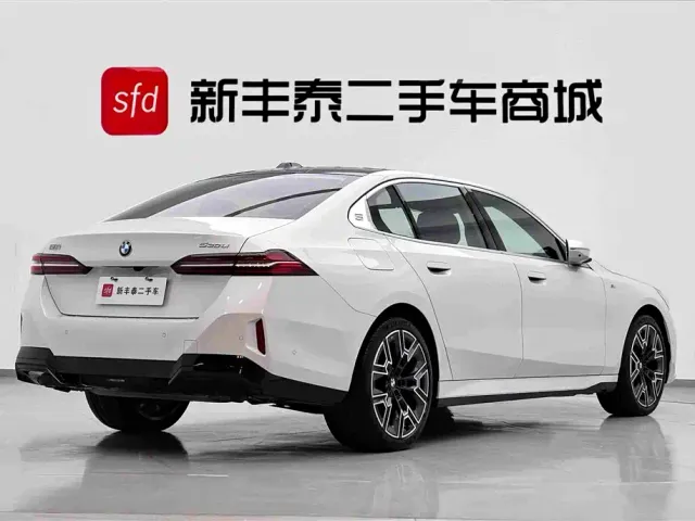 BMW 5 Series — Фото автомобиля 5