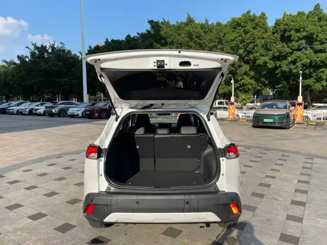 Toyota Corolla Cross — Фото автомобиля 21