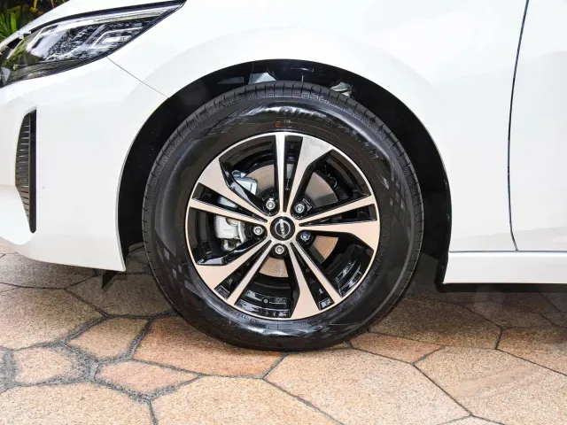 Nissan Sylphy — Фото автомобиля 11