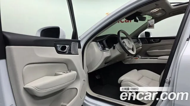 Volvo XC60 Generation 2 — Фото автомобиля 15
