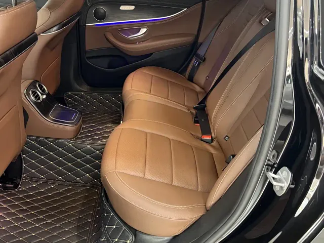 Mercedes-Benz E-Class — Фото автомобиля 18