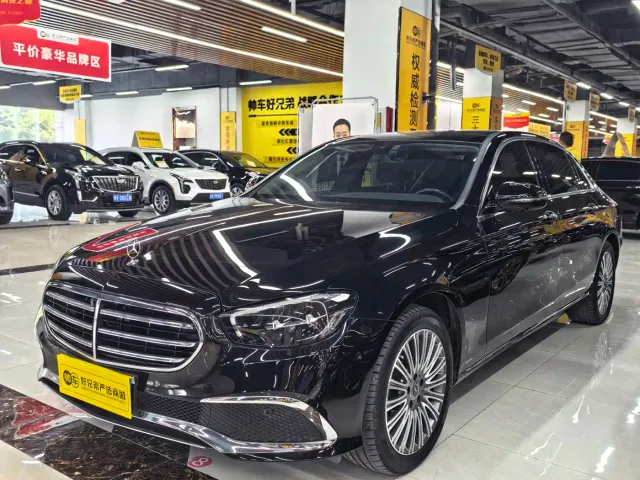 Фотография автомобиля — Mercedes-Benz E-Class