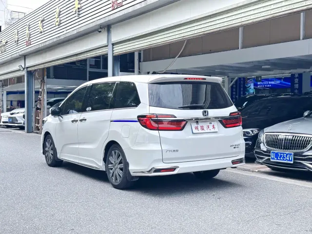 Honda Odyssey — Фото автомобиля 4