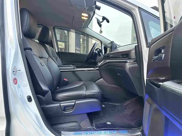 Honda Odyssey 2022 2.0L e:HEV Sharp·Enjoyment Edition — Фото автомобиля 14