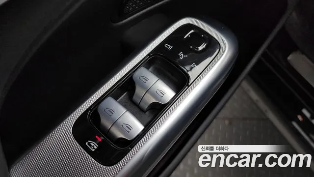 Mercedes-Benz E-Class — Фото автомобиля 27