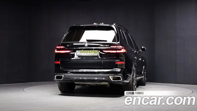 BMW X7 — Фото автомобиля 4