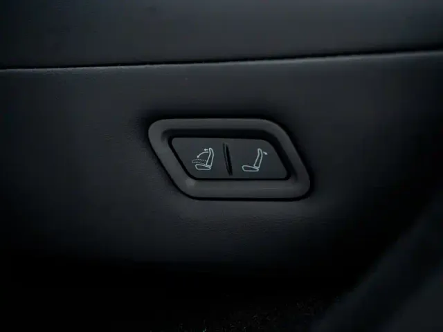 Tesla Model Y — Фото автомобиля 22