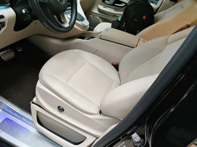 Mercedes-Benz V-Class — Фото автомобиля 10