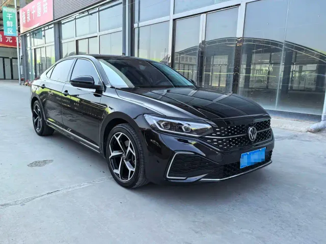 Volkswagen Passat — Фото автомобиля 3