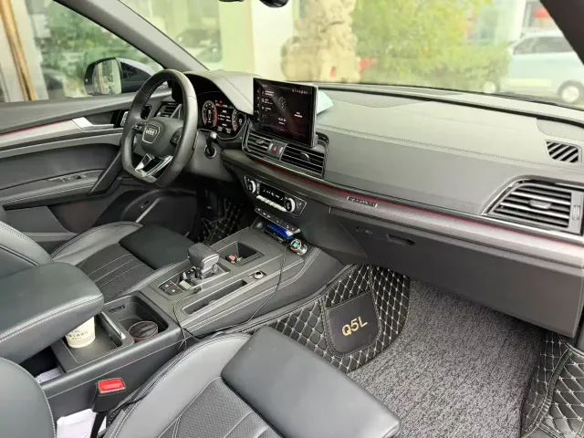 Audi Q5L — Фото автомобиля 4