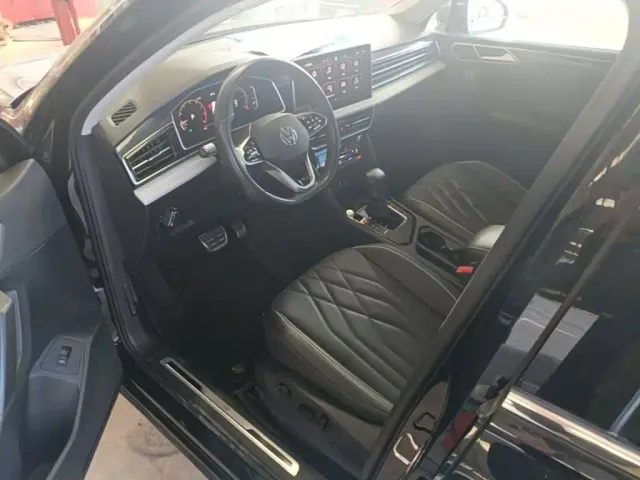 Volkswagen Tiguan L — Фото автомобиля 15