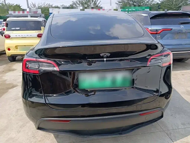 Tesla Model Y — Фото автомобиля 5