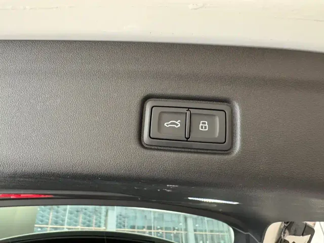 Audi Q6L e-tron — Фото автомобиля 13