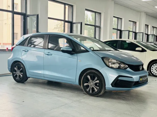 Honda Fit — Фото автомобиля 3