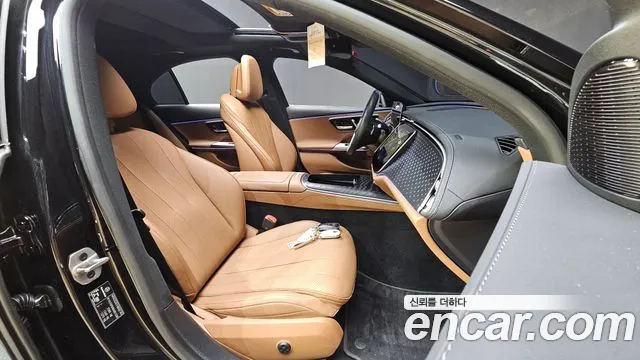 Mercedes-Benz E-Class W214 — Фото автомобиля 16