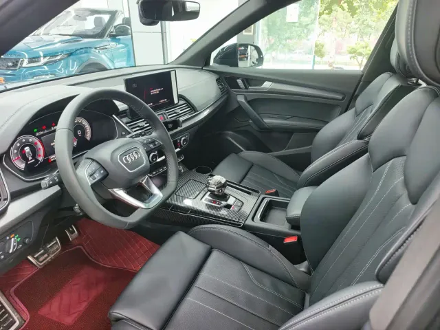 Audi Q5L — Фото автомобиля 10