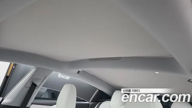 Tesla Model 3 — Фото автомобиля 18