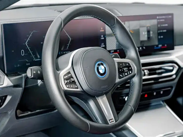 BMW i4 — Фото автомобиля 9
