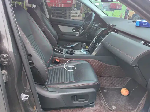 Land Rover Discovery Sport — Фото автомобиля 8