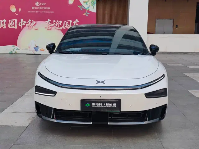 Xpeng P7+ — Фото автомобиля 2