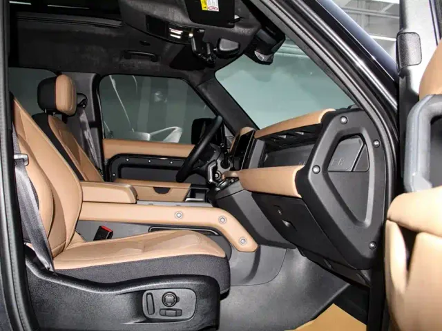 Land Rover Defender — Фото автомобиля 19