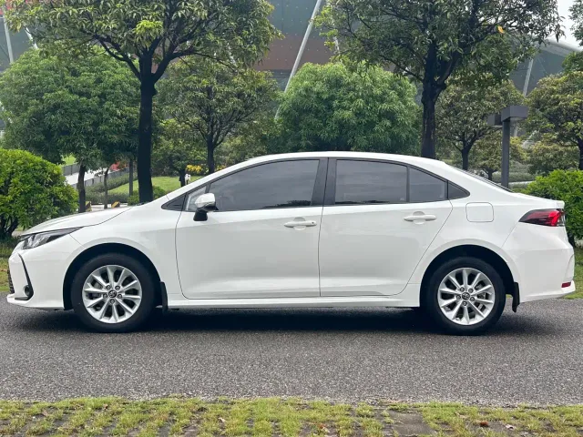 Toyota Corolla — Фото автомобиля 8
