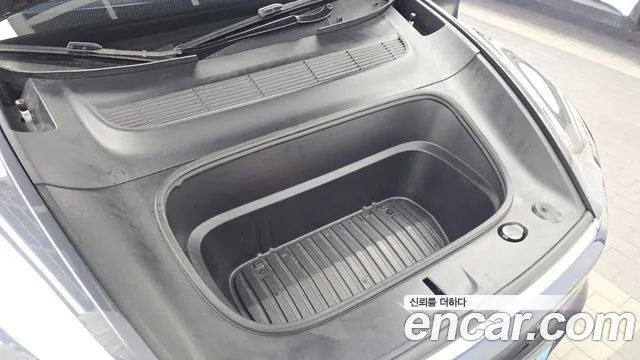 Tesla Model Y — Фото автомобиля 6