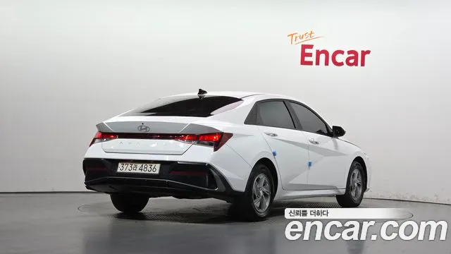 Hyundai Avante CN7 — Фото автомобиля 2
