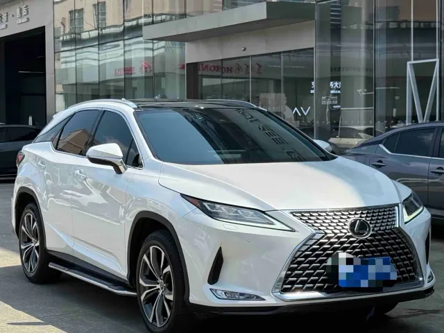 Фотография автомобиля — Lexus RX