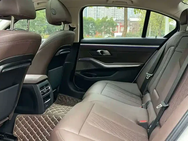 BMW 3 Series — Фото автомобиля 6