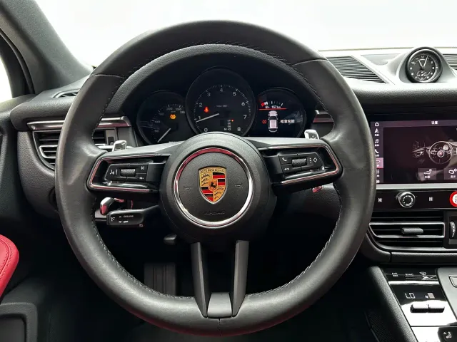 Porsche Macan — Фото автомобиля 15