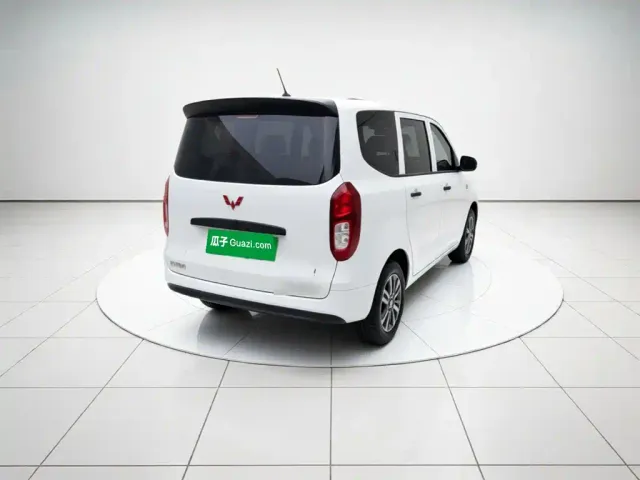 Wuling Hongguang — Фото автомобиля 4