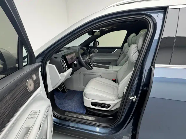 AITO Wenjie AITO M9 2024 Extended Range Ultra 42kWh 6-Seater — Фото автомобиля 8