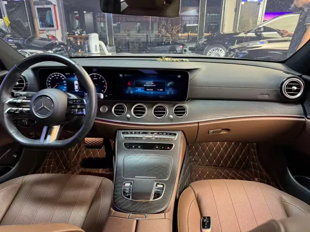 Mercedes-Benz E-Class — Фото автомобиля 8