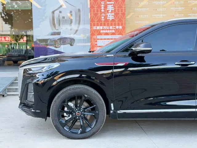Hongqi HS3 PHEV — Фото автомобиля 5