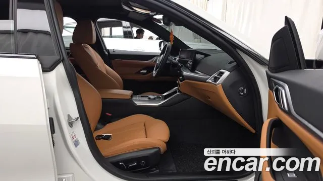 BMW i4 — Фото автомобиля 11
