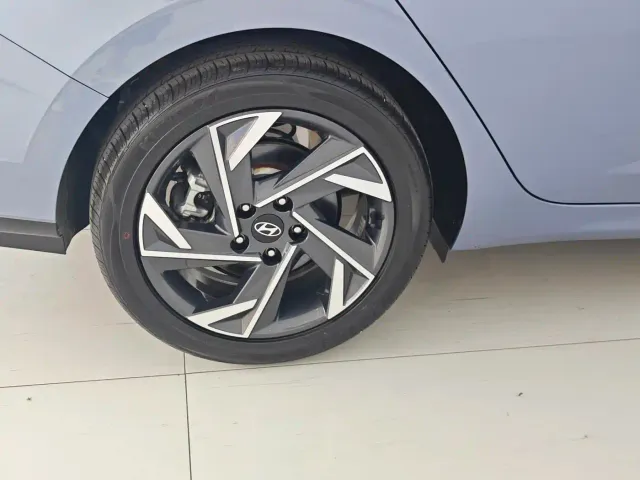 Hyundai Elantra — Фото автомобиля 19
