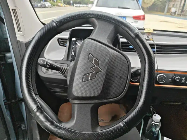 Wuling Hongguang Mini EV — Фото автомобиля 2