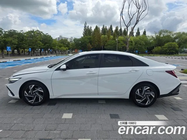 Hyundai AVANTE Новый Avante (CN7) — Фото автомобиля 3