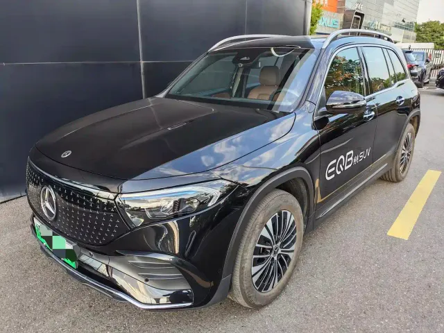 Фотография автомобиля — Mercedes-Benz EQB