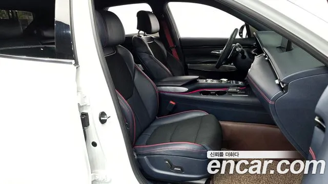 Genesis GV70 2.2 Дизель 2WD — Фото автомобиля 11