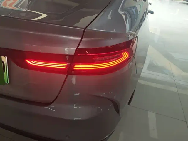 Geely Geometry G6 — Фото автомобиля 7