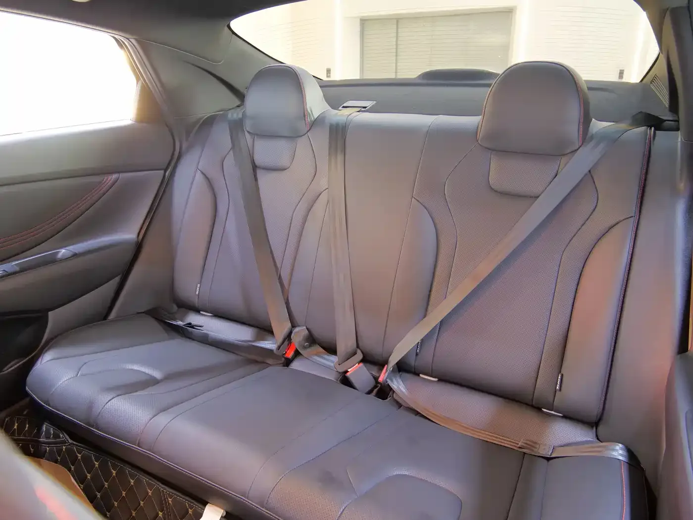 Hyundai Elantra 2022 240TGDi DCT LUX Premium Edition — Фото автомобиля 12