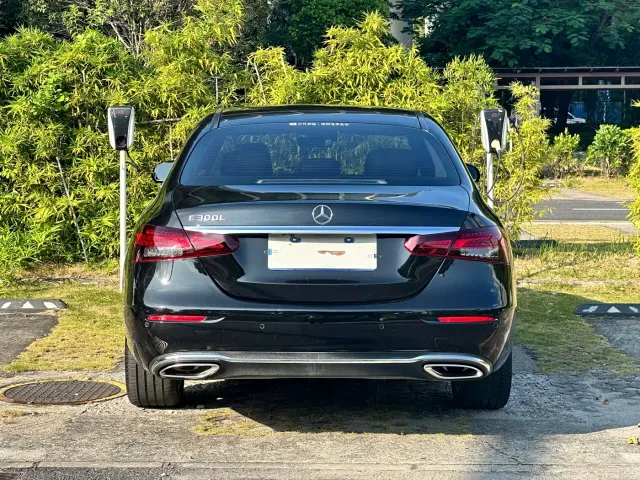 Mercedes-Benz E-Class — Фото автомобиля 20