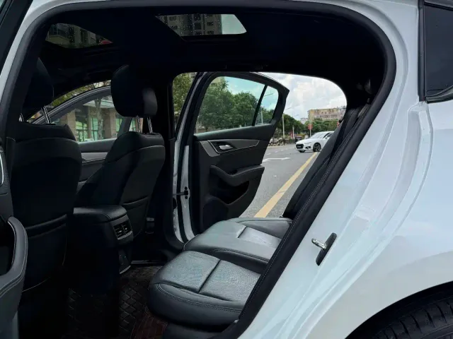 Cadillac CT5 — Фото автомобиля 27