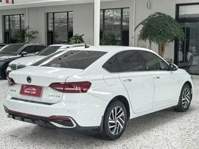 Volkswagen Lavida — Фото автомобиля 6