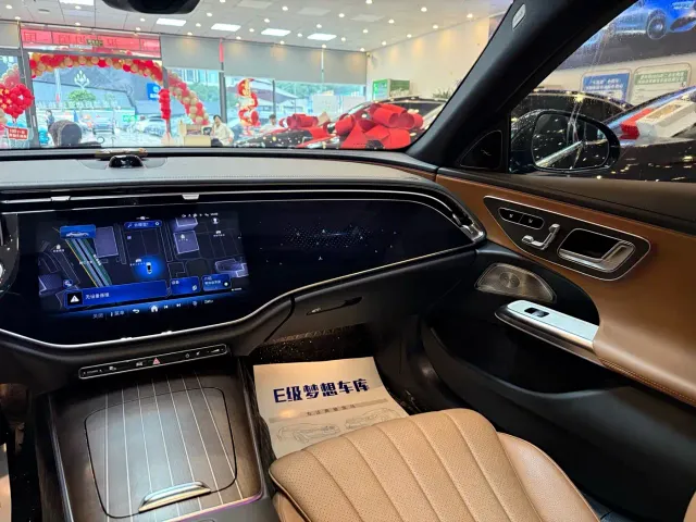Mercedes-Benz E-Class — Фото автомобиля 11