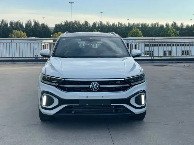 Volkswagen T-Roc — Фото автомобиля 2